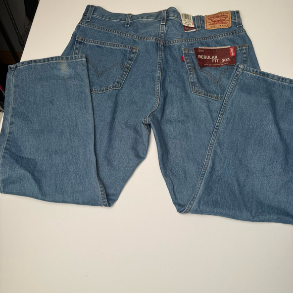 Levi's Men's 505 Regular Fit Straight Leg medium wash Blue Size (42x30) - Picture 7 of 7